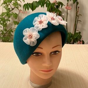 Elegant Teal Green Wool Beret Hat With Pink Floral Accents